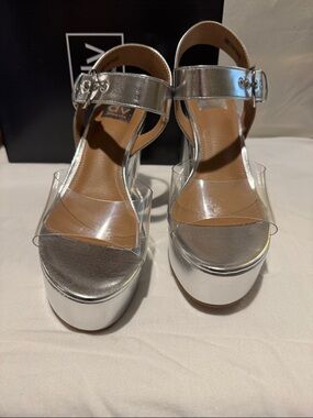 NIB dolce vita platform sandals.